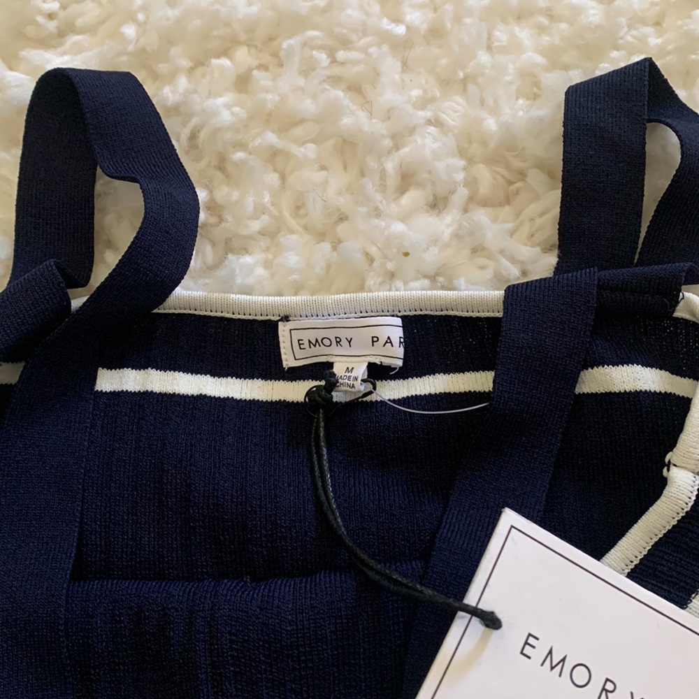 Navy Ribbed Crop Top - Picture 2 of 6
